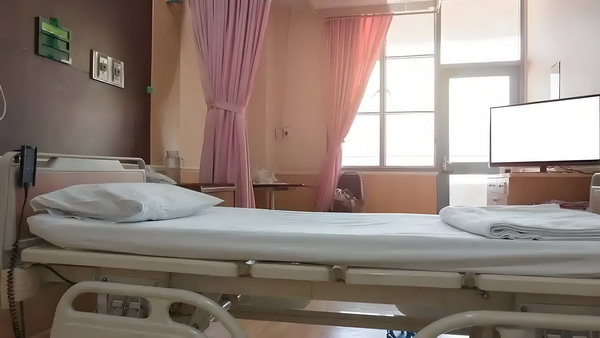 深圳落户 2025新规_2025暑期档大盘票房连续10天破亿 美元消费万亿近1总量