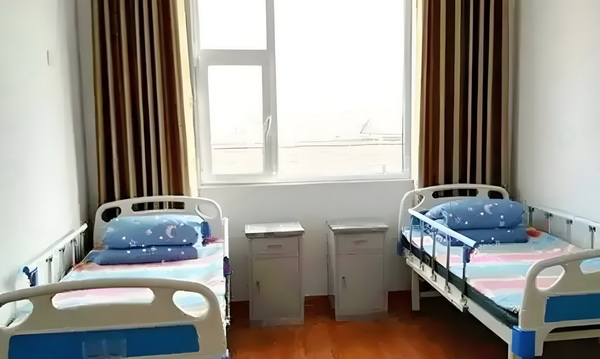 深圳非应届毕业生入户_董璇失去的口碑，竟然被自己9岁的女儿挽回了 休党第一个退委泰康之家
